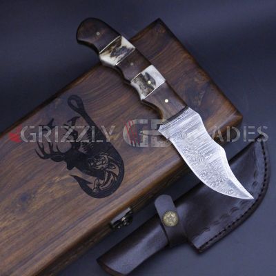 Damascus Steel Custom Handmade Hunting Skinning Knife 9"