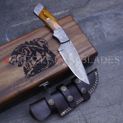 Damascus Steel Custom Handmade Hunting Skinning Knife 9.5" Wolf