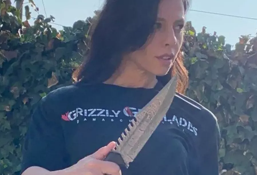 CUSTOM HANDMADE DAMASCUS STEEL KNIVES