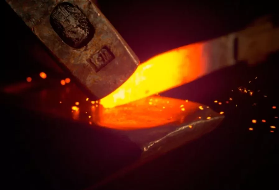 The Art of Custom Damascus Steel Knife Making : Behind the Scenes at Grizzly Blades